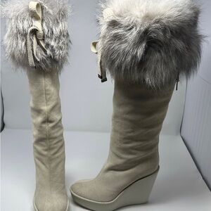 Dior boots Elegant Cream Fur-Trimmed Wedge logo cannage design  cd